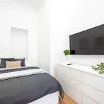 Charming & Cozy Elizabeth Apartmán