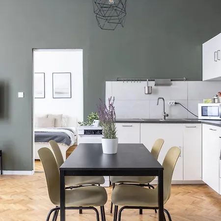 Charming & Cozy Elizabeth * Budapest