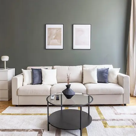 Charming & Cozy Elizabeth