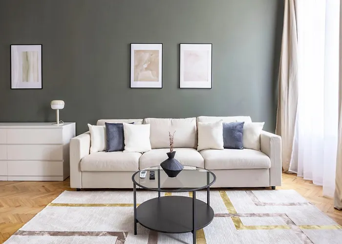 Charming & Cozy Elizabeth